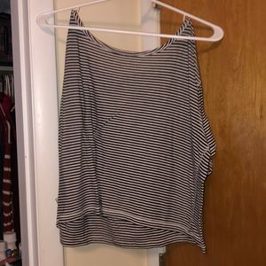 Short sleeve cropped blouse